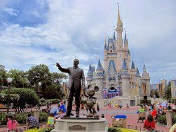Disney demanda al gobernador de Florida