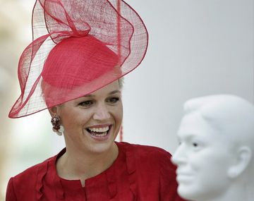 Argentinos se unen en Facebook para recibir a la reina