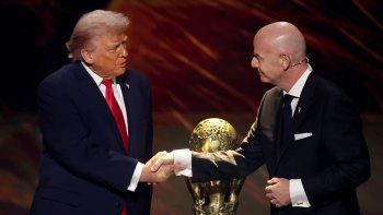 trump fue galardonado por infantino con el premio de la paz de la fifa: de que se trata trump fue galardonado por infantino con el premio de la paz de la fifa: de que se trata