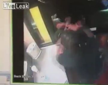 Se quiso hacer el vivo y el empleado lo sacó a las trompadas