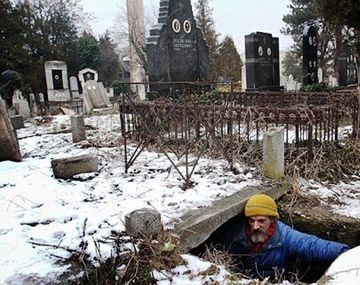 El hombre lleva más de una década viviendo bajo tierra