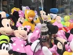 El truco para sacar peluches de la máquina siempre El truco para sacar peluches de la máquina siempre