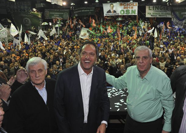 Scioli recibió el apoyo del Sindicato de Obras Sanitarias