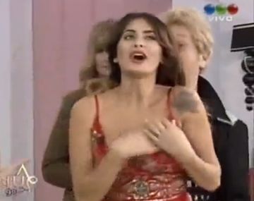 Silvina Luna tuvo un percance con su escote