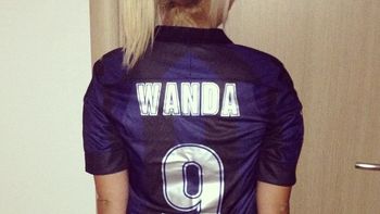 Wanda con la remera de Icardi Wanda con la remera de Icardi
