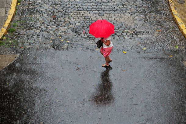 Rige un alerta por tormentas fuertes en Capital y Provincia