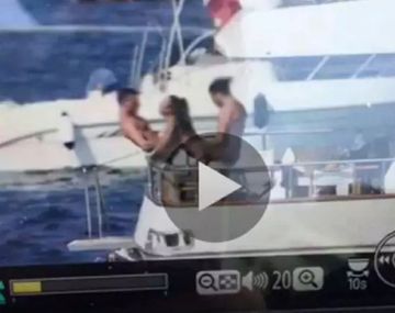 Hicieron un trío a la vista de todos en un yate