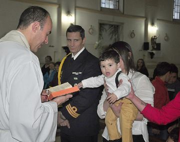 Macri tiene un nuevo ahijado: es el séptimo hijo varón de una familia de Olavarría