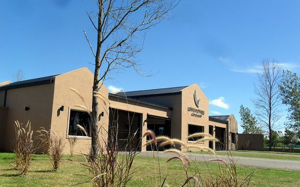 Maniataron y desvalijaron a una familia en el barrio privado de la Brujita Verón