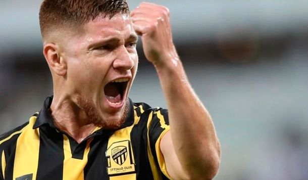 Un futbolista argentino gastó 6 mil dólares en pasajes y sigue varado en Arabia Saudita