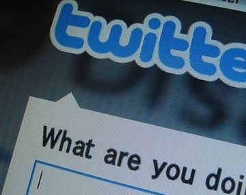 {altText(,¿Cómo eliminar el virus #TuitPareja que circula entre los usuarios de Twitter?)}