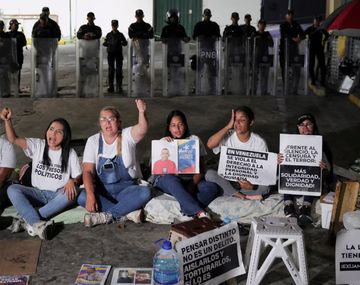 Mujeres en huelga de hambre en Caracas.