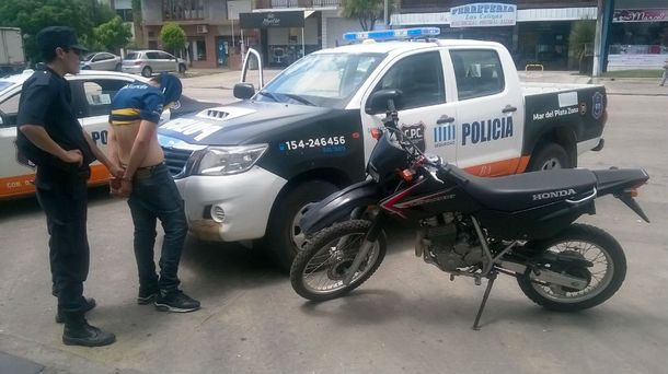Lo mordió un perro, fue a reclamarle al dueño y terminó asesinado