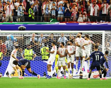 La jugada que nadie vio: Dibu Martínez ideó la pantalla del golazo de Lo Celso ante Jordania