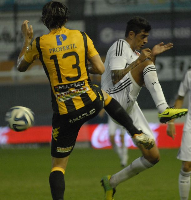 Estudiantes, con la vuelta de Verón, desperdició la chance de ser líder ante Olimpo