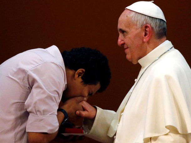 Destruyeron el anillo y el sello del papa Francisco en el Vaticano: por qué