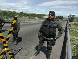 de nuevo una crisis en la frontera crea tension entre colombia y venezuela de nuevo una crisis en la frontera crea tension entre colombia y venezuela
