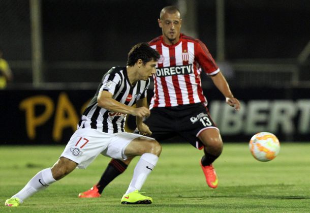 En su visita a Asunción, Estudiantes cayó ante Libertad