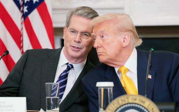 Scott Bessent y Donald Trump.