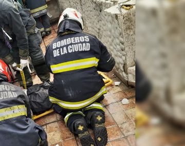Un pintor cayó desde una altura de 6 metros y sobrevivió