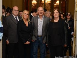 tras el rechazo a la ley antidespidos, el pro reconoce al momo venegas tras el rechazo a la ley antidespidos, el pro reconoce al momo venegas