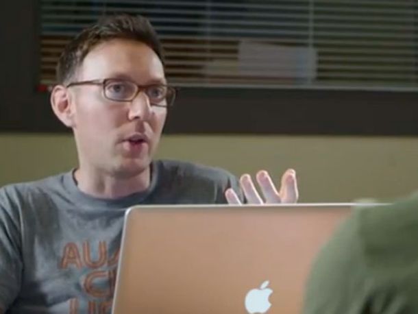 Ridiculizan en un video al típico fanático de Apple