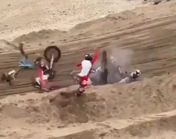 Impactante: el video del terrible choque múltiple durante una carrera de motos en Mar del Plata