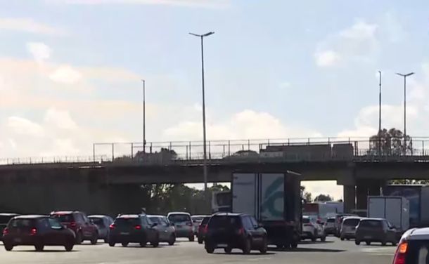 Rumbo a la Costa: crece el movimiento en la Ruta 2 por el inicio del fin de semana largo