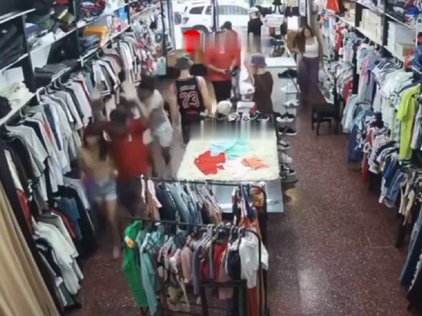 Video: violento robo a mano armada en un local de indumentaria en San Fernando
