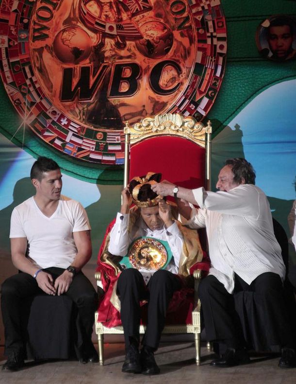 Maravilla Martínez le entregó su título a Muhammad Alí