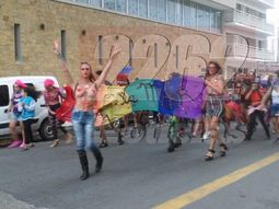 masivo tetazo en necochea a favor del topless masivo tetazo en necochea a favor del topless