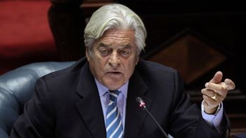 Luis Alberto Lacalle Herrera encabezó el Congreso del Herrerismo. Luis Alberto Lacalle Herrera encabezó el Congreso del Herrerismo.