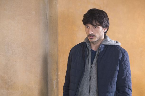 Quién es Andrés Velencoso, el galán vengador de Edha
