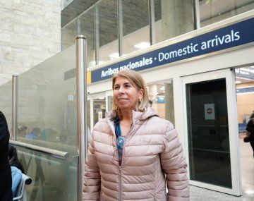 Migrante cubana que vive en Malvinas recibió la residencia argentina