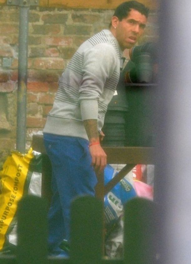 Tevez no tendrá que cumplir el trabajo comunitario en Inglaterra