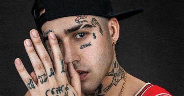 Polémico: el cantante Zaramay hizo manejar un auto a su sobrino y fue repudiado