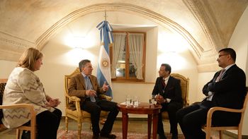 macri dio inicio a su cargada agenda en davos con tres breves reuniones macri dio inicio a su cargada agenda en davos con tres breves reuniones