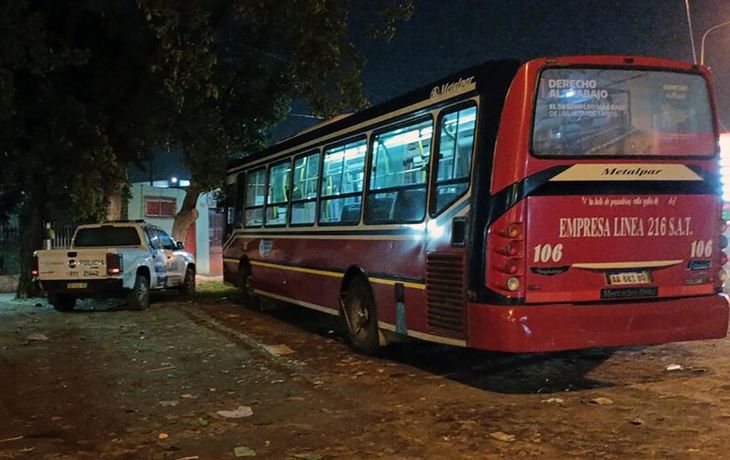 Pasajero golpeó al chofer de un colectivo y casi provoca una tragedia
