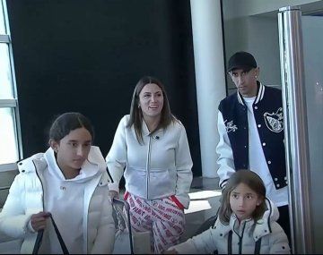 La bronca de la esposa de Di María luego de que hicieran llorar a su hija en el aeropuerto