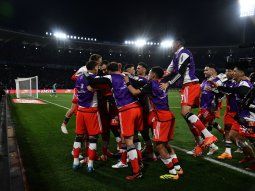 River abrió la serie con Talleres con un triunfazo de visitante