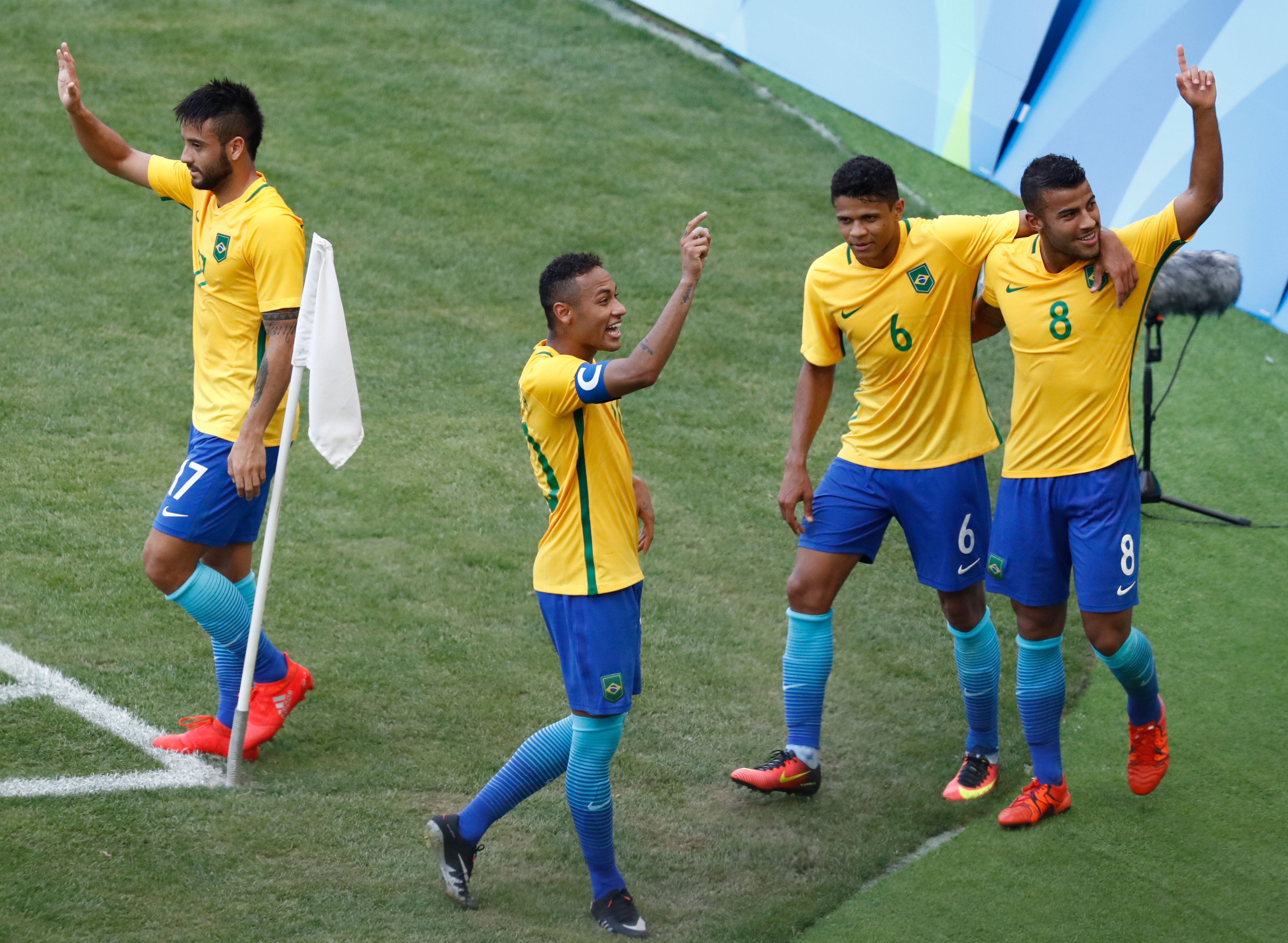 Brasil aplastó a Honduras e irá por su primera medalla dorada en fútbol