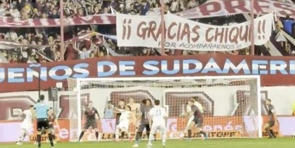 Los hinchas de Lanús colgaron una bandera con un mensaje al Chiqui Tapia: qué decía