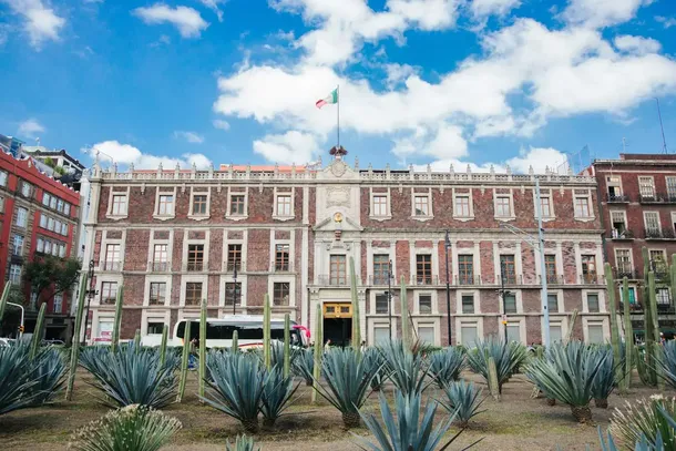 ¿A quién pertenece el Nacional Monte de Piedad?