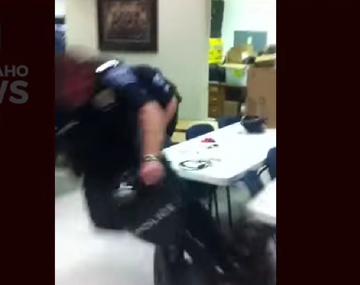 VIDEO: Policía hizo piruetas y se fue al piso