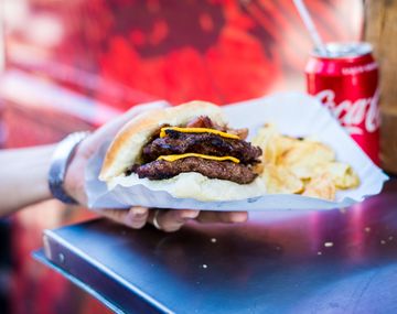 ¿Cómo tiene que ser la hamburguesa argentina ideal?
