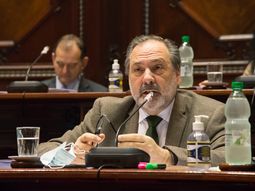 Jorge Gandini busca que se deje de percibir el Impuesto Específico Interno (Imesi) por la venta de bidones de agua. Jorge Gandini busca que se deje de percibir el Impuesto Específico Interno (Imesi) por la venta de bidones de agua.