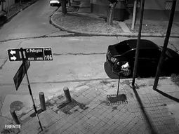 san martin: un policia mato a un motochorro que simulo ser un repartidor para asaltarlo san martin: un policia mato a un motochorro que simulo ser un repartidor para asaltarlo