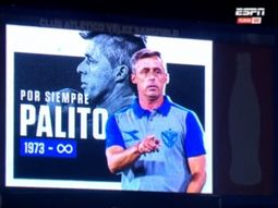 Vélez y el respetuoso minuto de silencio por Palito Manrique