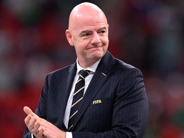Gianni Infantino defendió el Mundial cada dos años