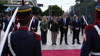 en plena tension por la reforma laboral, milei encabezo un acto en homenaje a san martin en plena tension por la reforma laboral, milei encabezo un acto en homenaje a san martin